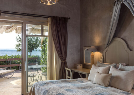 DELUXE SUITE 1