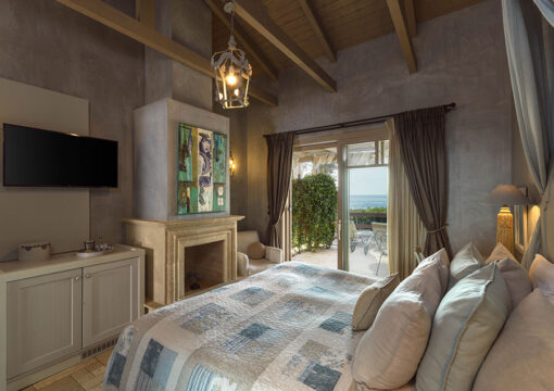 DELUXE SUITE 1