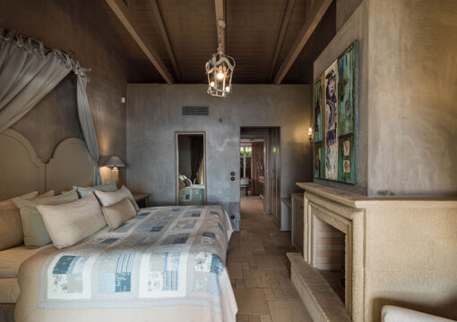 DELUXE SUITE 1