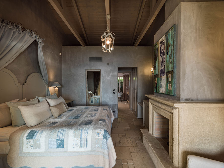 DELUXE SUITE 1