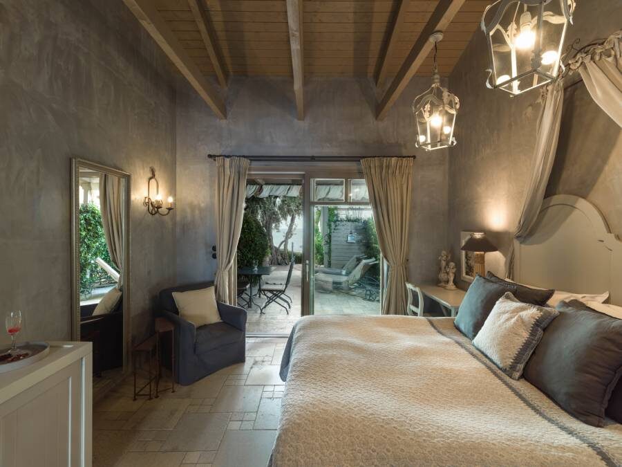 SUITE 1