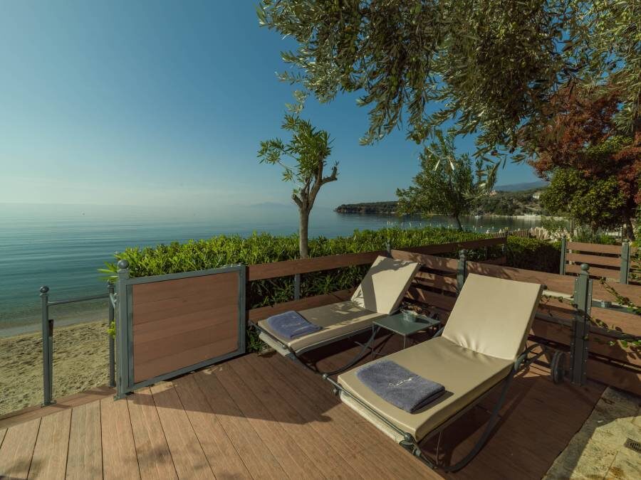 DELUXE SUITE 2