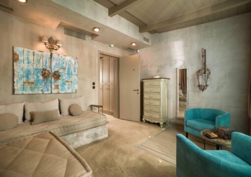 DELUXE SUITE 3