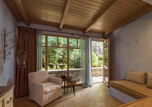 DELUXE SUITE 2