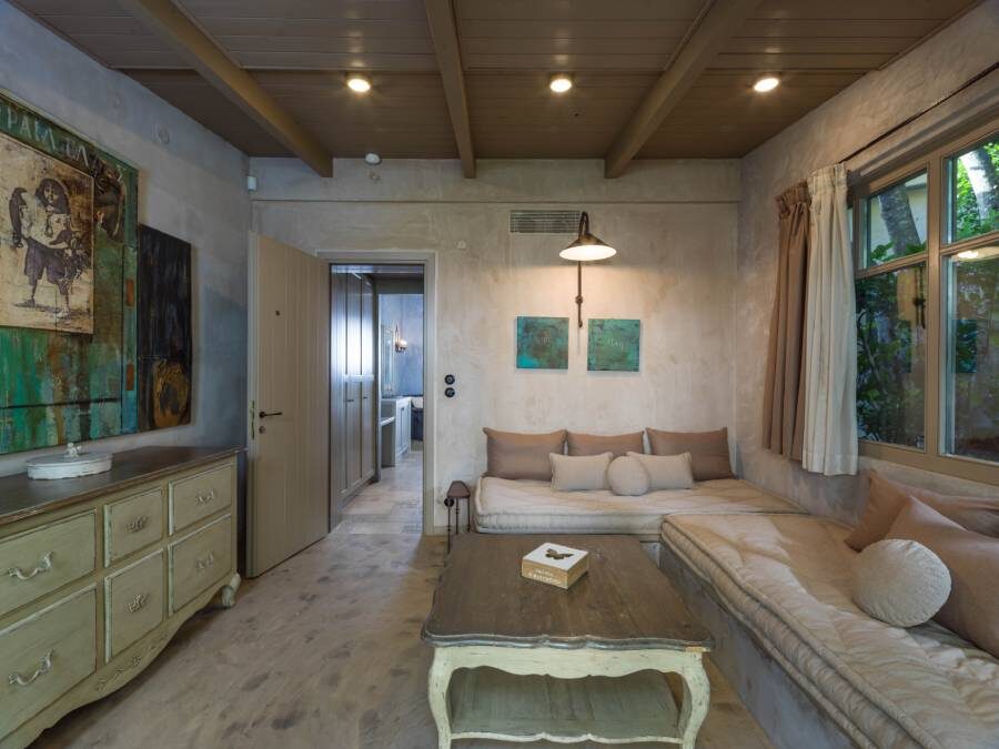 SUITE 1