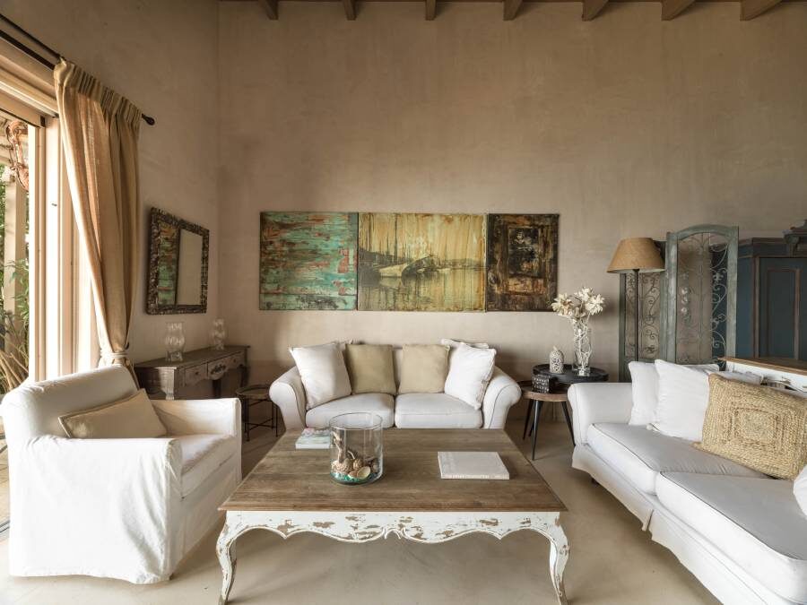 EXECUTIVE SUITE